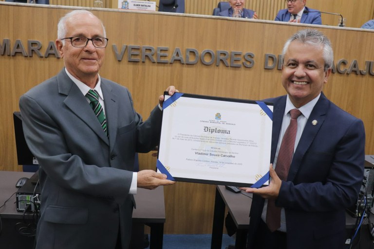 Vladimir Souza Carvalho recebe Título de Cidadania 