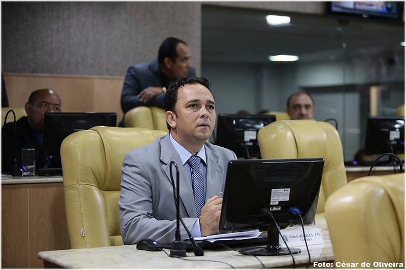 Votação de proposta que reduz recesso dos vereadores de Aracaju é adiada