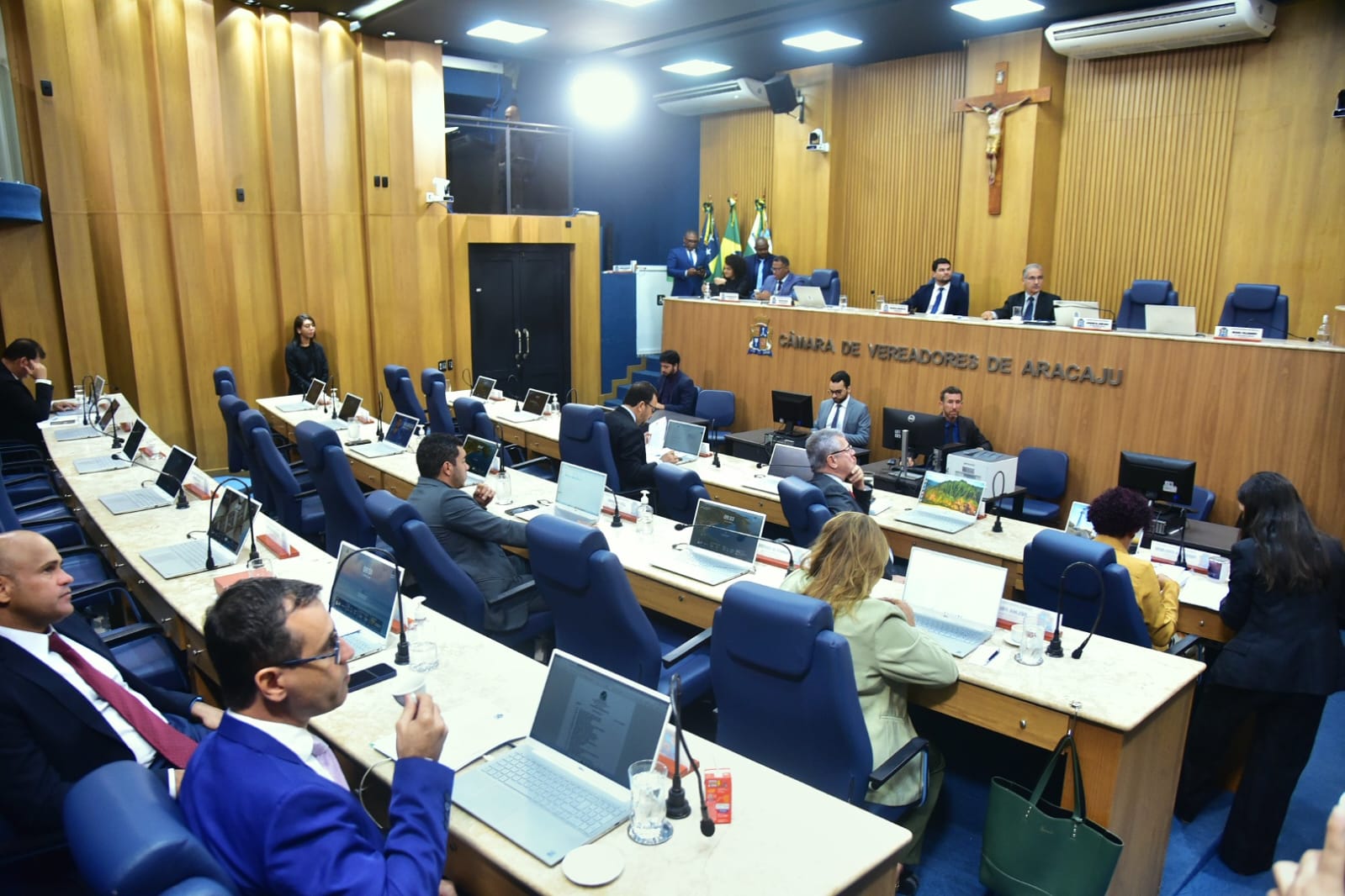 Votação na Câmara aprova dois projetos de lei em redação final, um deles, de autoria do Poder Executivo 