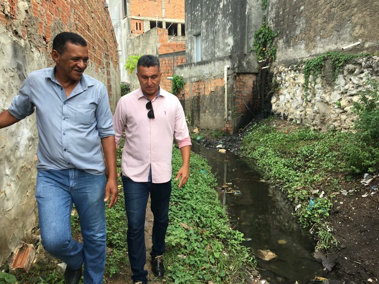 Zezinho do Bugio garante levar demandas dos moradores do Almirante Tamandaré ao prefeito de Aracaju