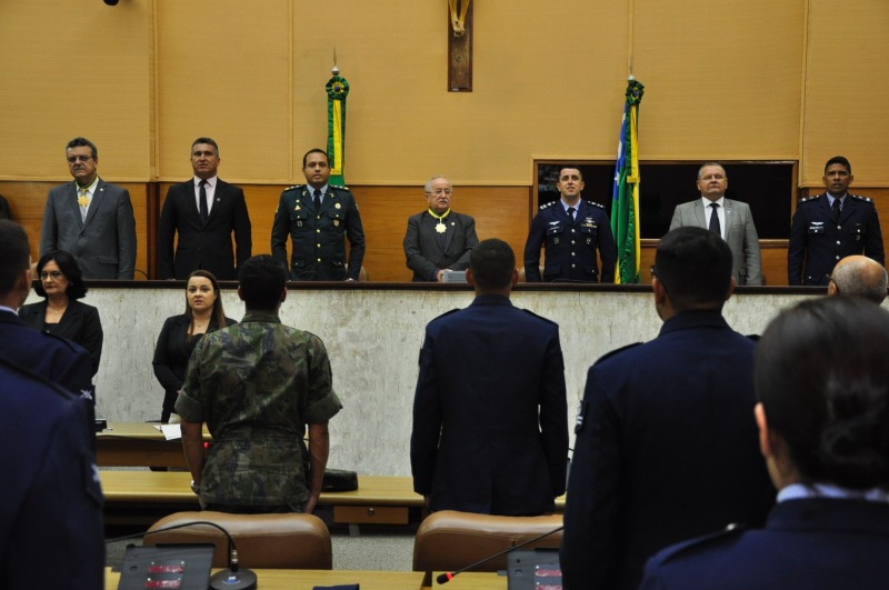 Zezinho do Bugio participa da entrega de medalha na Alese