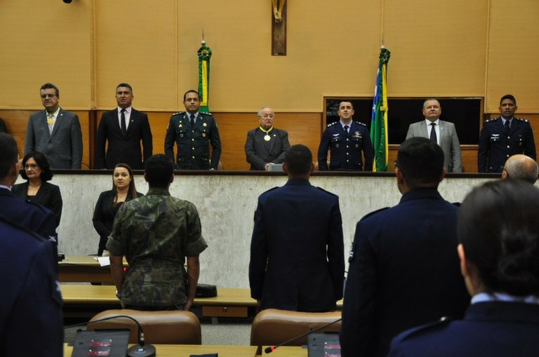 Zezinho do Bugio participa da entrega de medalha na Alese