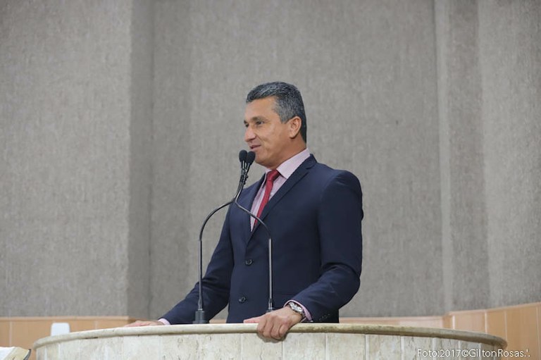 Zezinho do Bugio pede creche e pavimentação para o conjunto