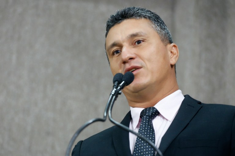 Zezinho do Bugio usou a tribuna para prestar uma homenagem às mães