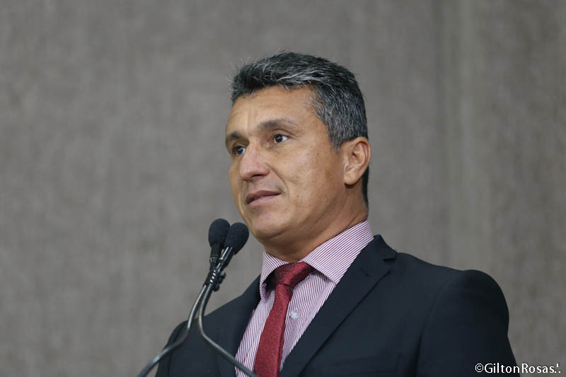 Zezinho do Bugio utiliza a Tribuna para falar sobre situação do Ipesaúde