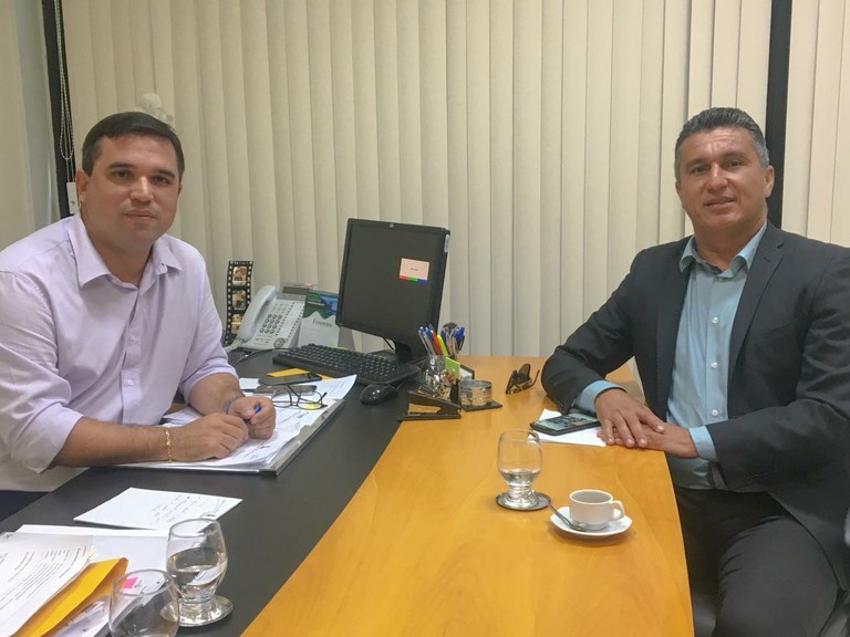 Zezinho do Bugio visita secretário geral de governo