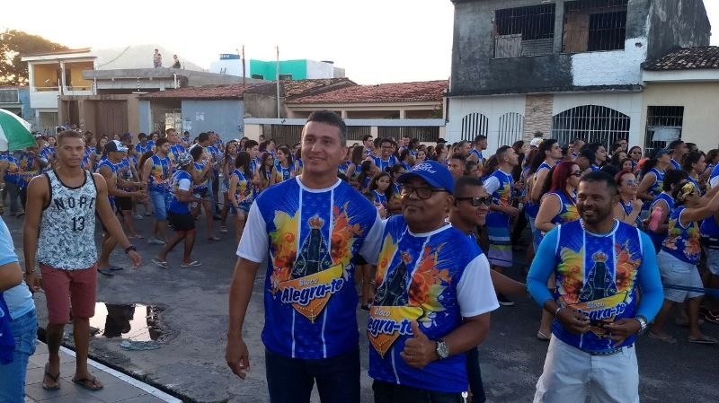Zezinho participa de bloco religioso no Bugio