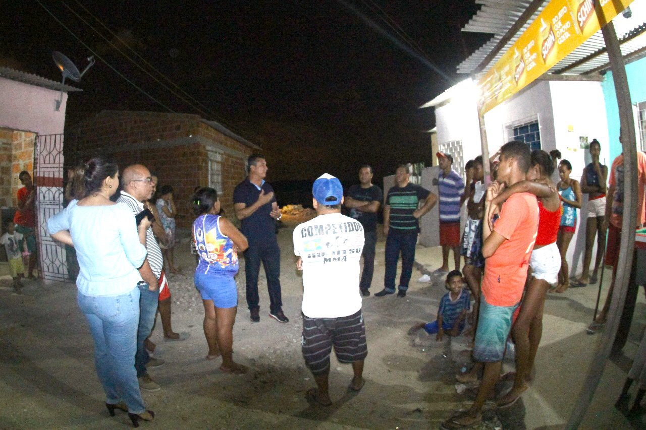 Zezinho participa de reunião com moradores da Travessa B 2 no Bugio