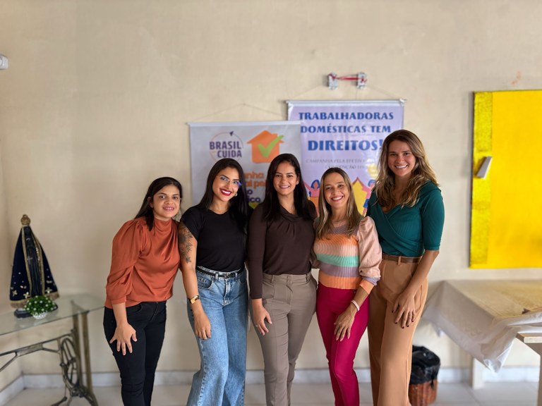 Procuradoria da Câmara de Vereadores de Aracaju e Superintendente Sheyla Galba visitam o Sindicato das Empregadas Domésticas de Sergipe