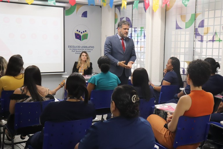 Procuradoria da Mulher realiza palestra para apresentar o aplicativo SOS Maria da Penha